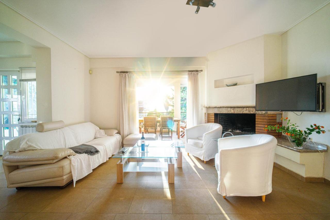 Eleni Villa
